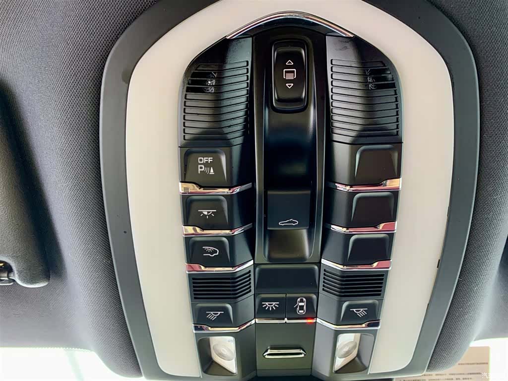 Porsche Macan, 2024 25