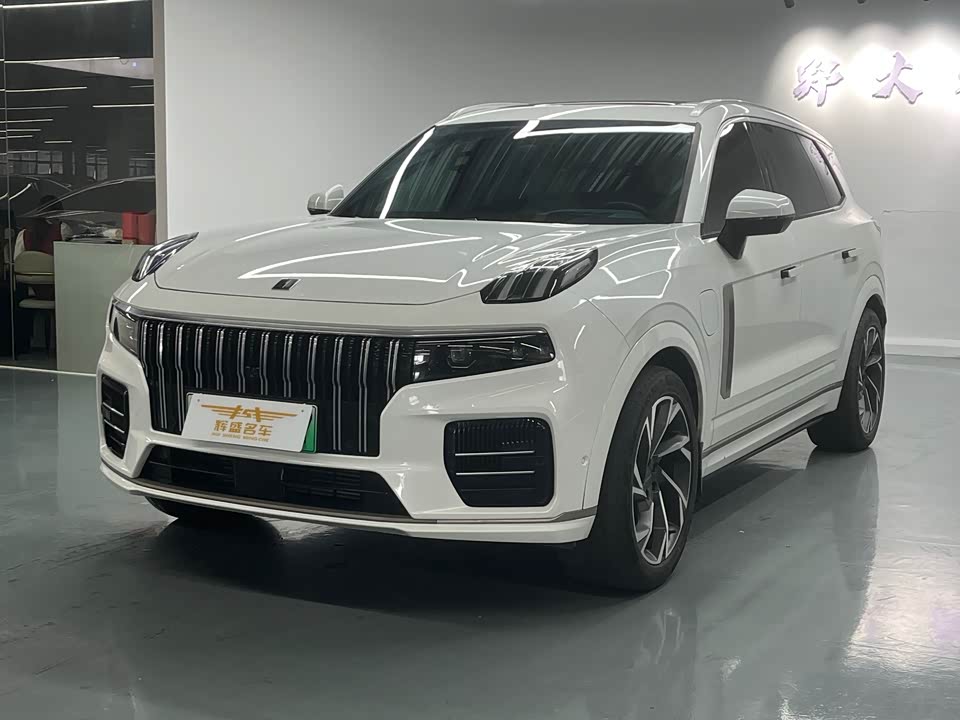 Lynk & Co 09