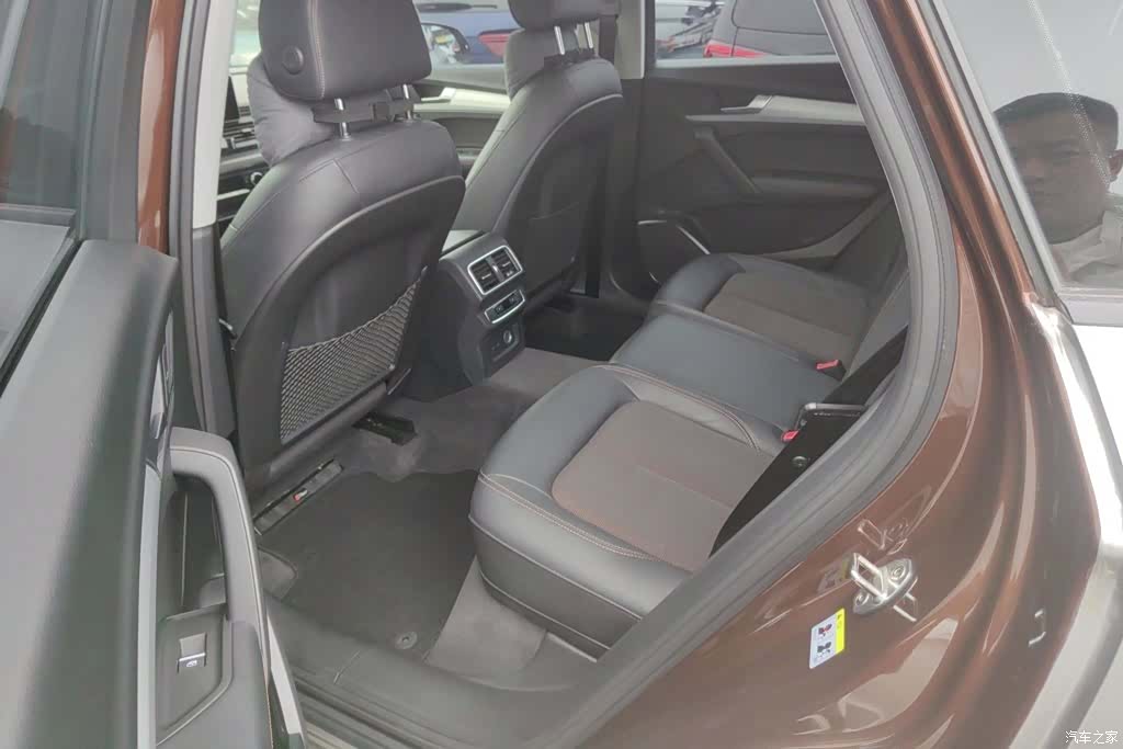 Audi Q5L, 2019 11