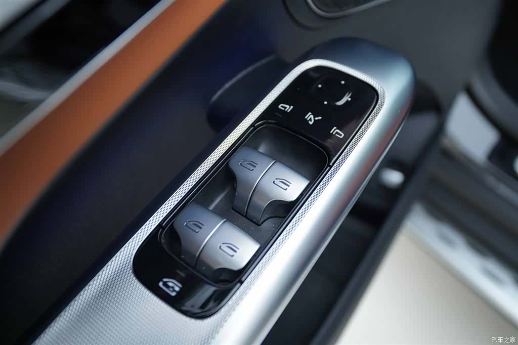 Mercedes-Benz GLC, 2026 10