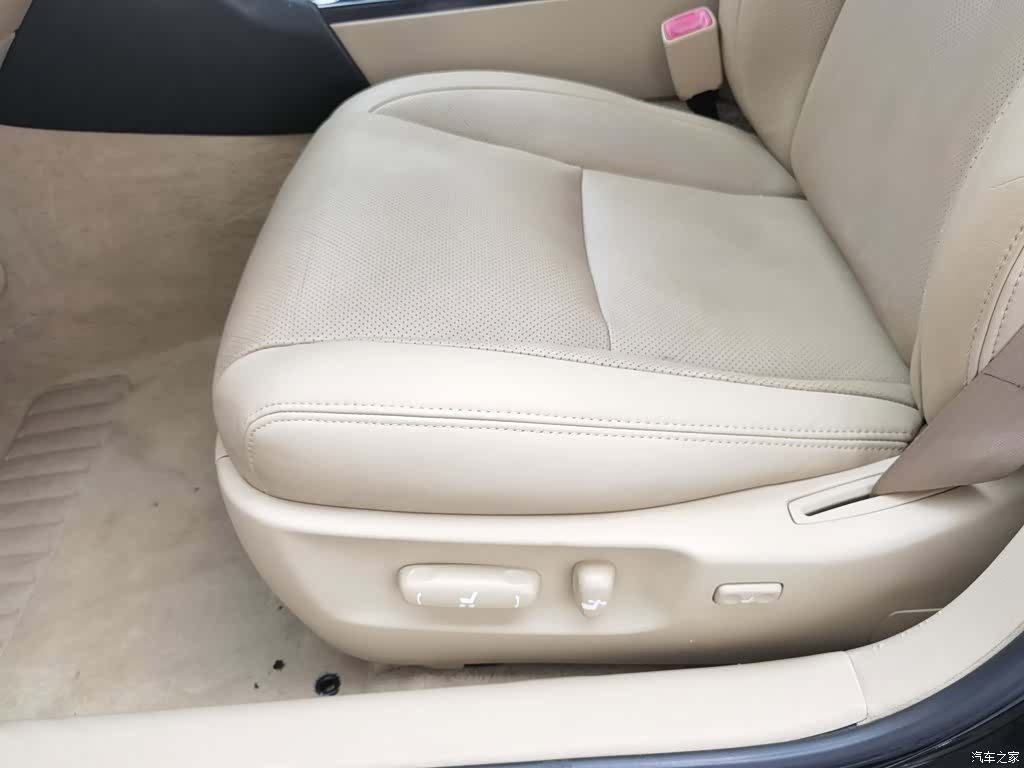 Toyota Crown, 2010 20