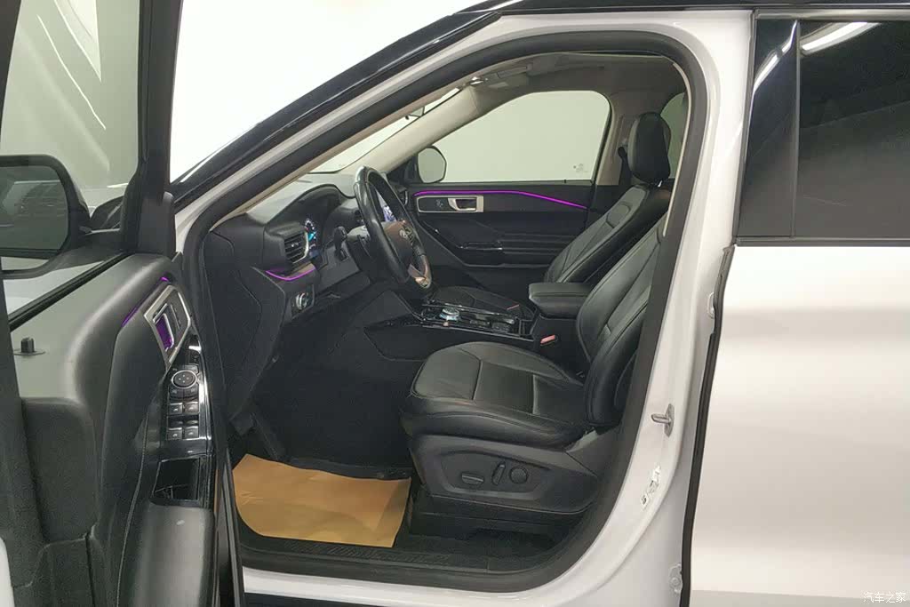 Ford Explorer, 2021 9
