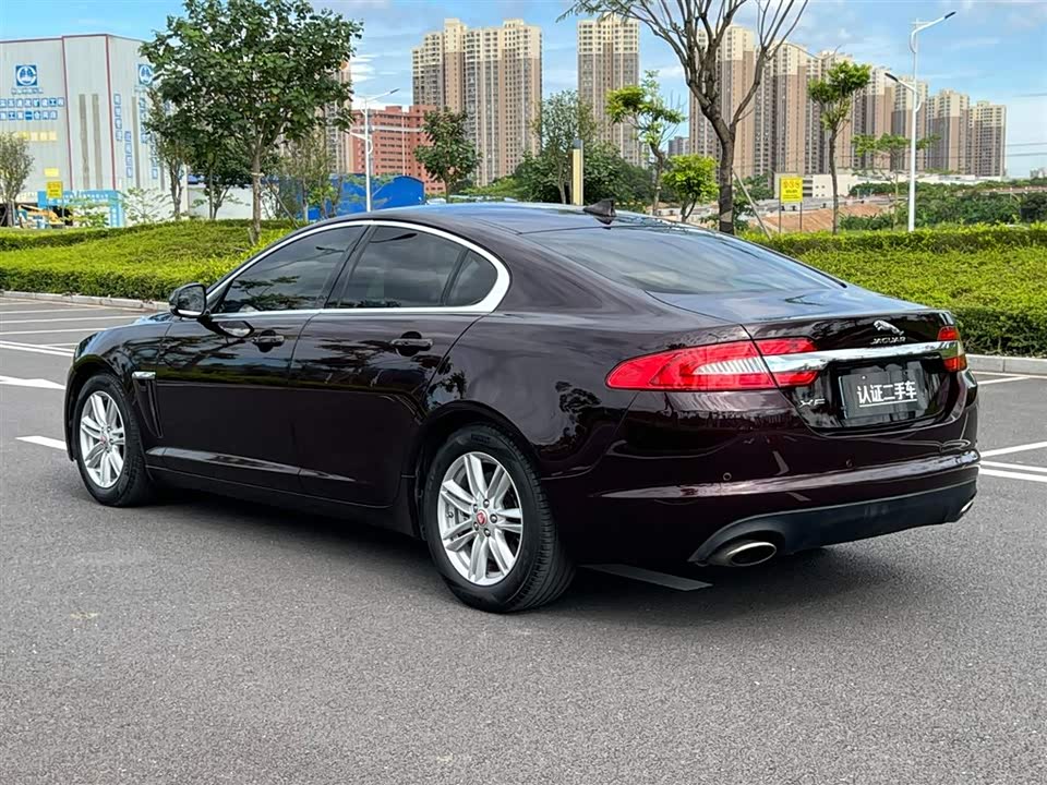 Jaguar XF