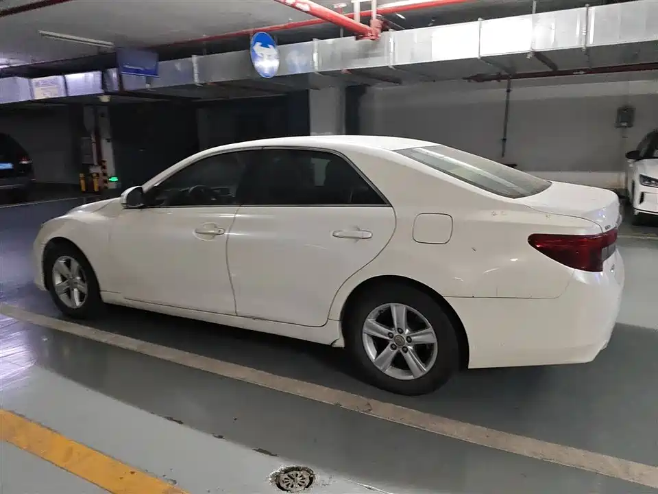 Toyota Reiz