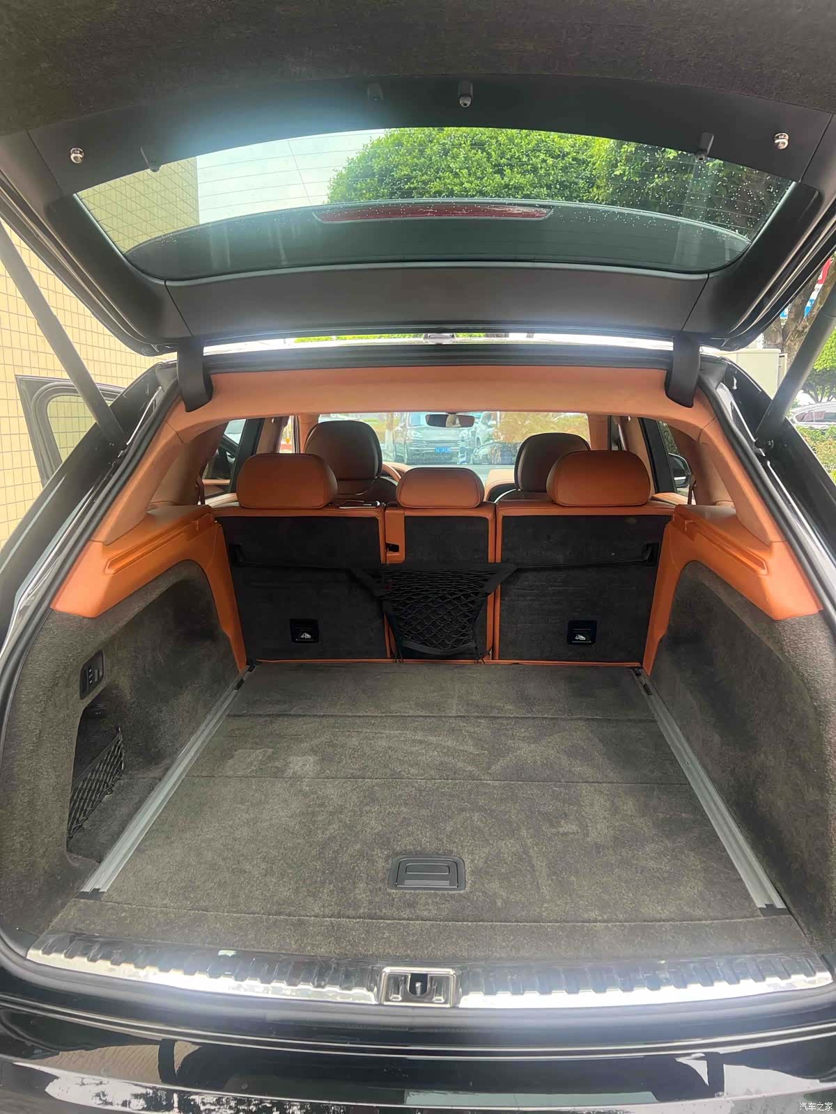 Bentley Bentayga, 2018 17