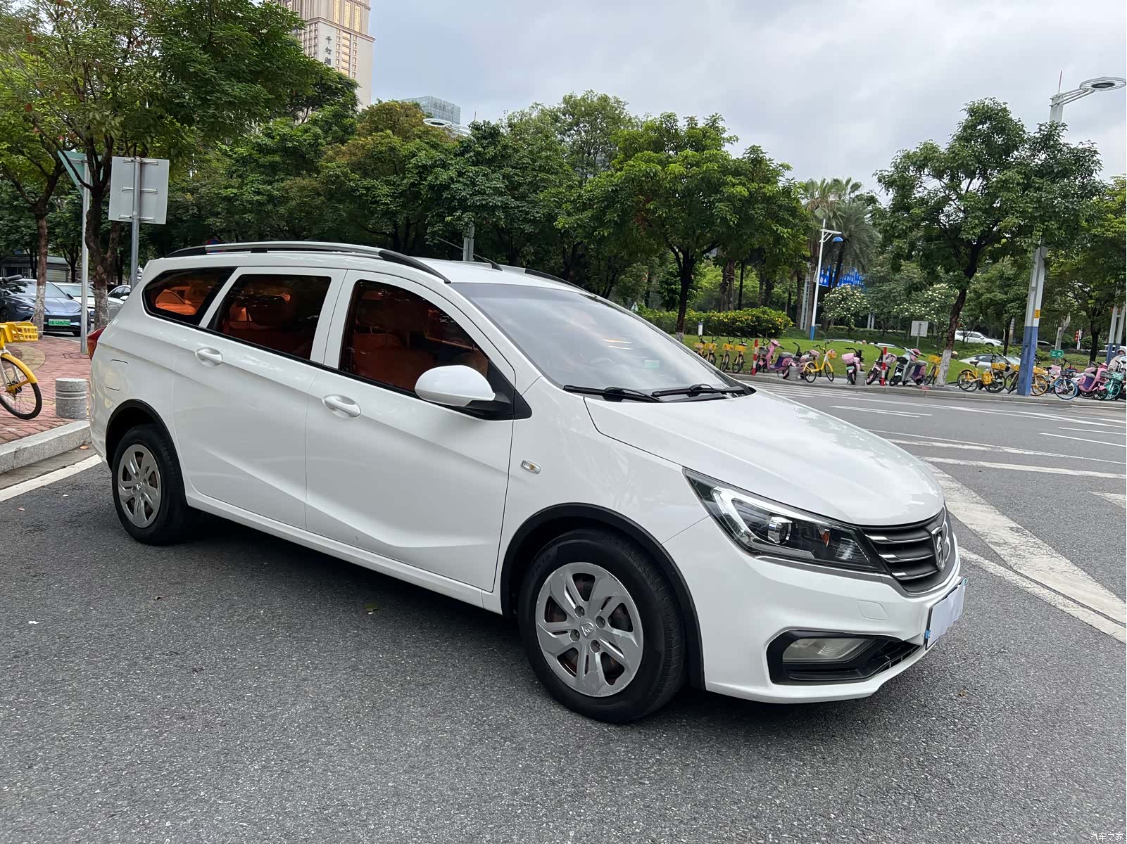Wuling 310W, 2018 3