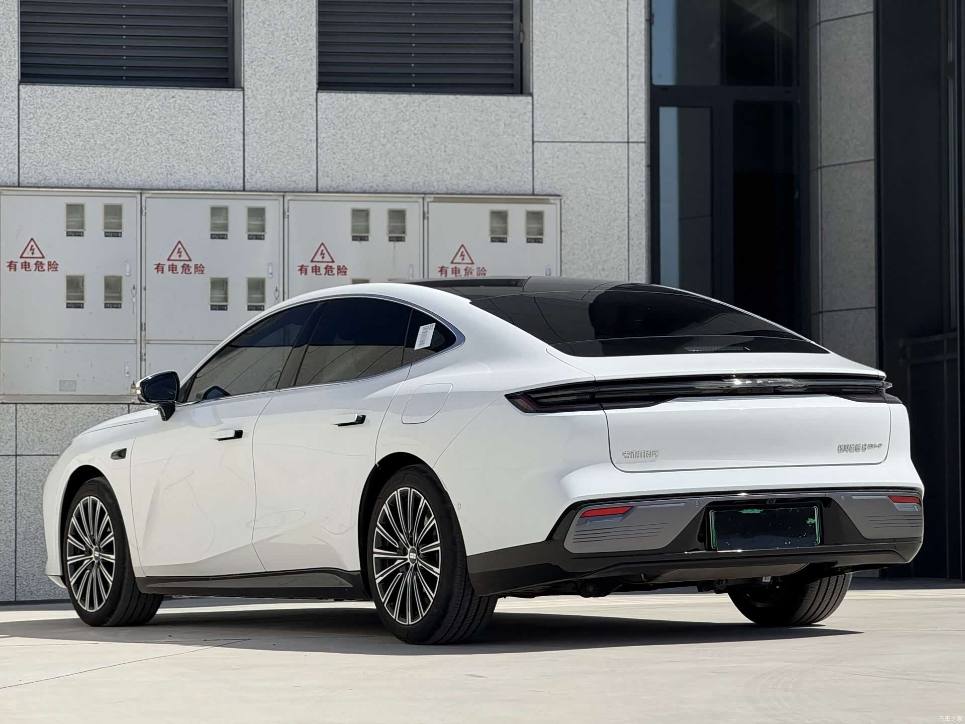 Geely 8, 2025 14