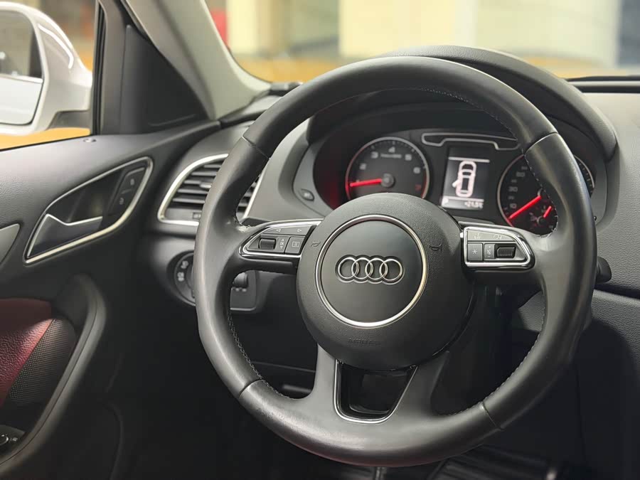 Audi Q3 2016, фото 7