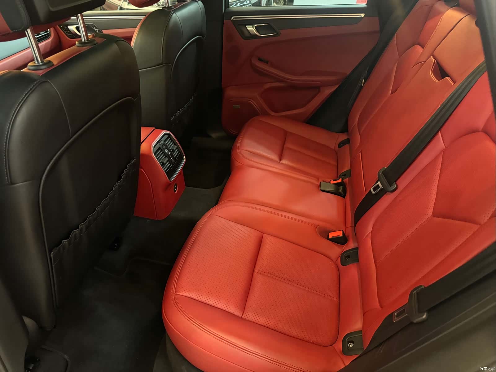 Porsche Macan, 2020 11