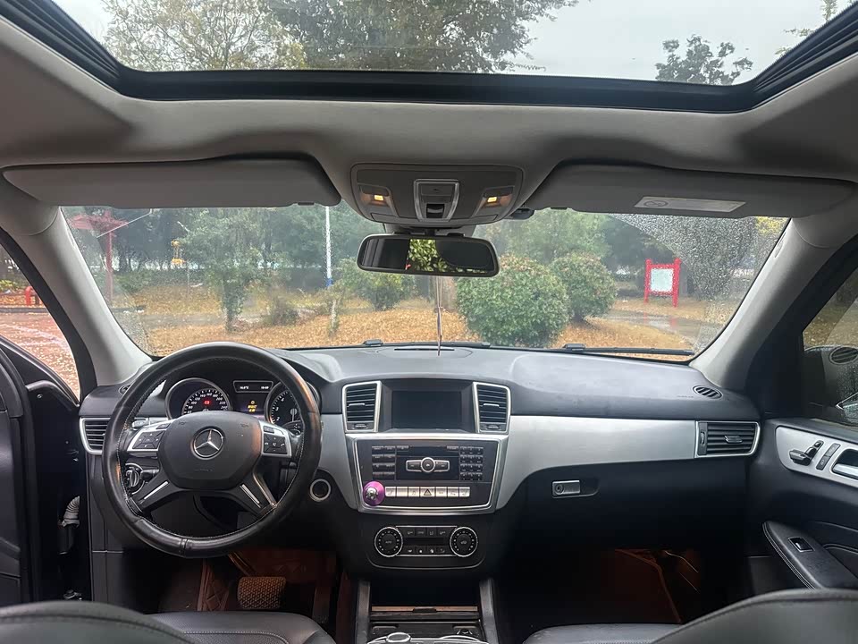 Mercedes-Benz M class