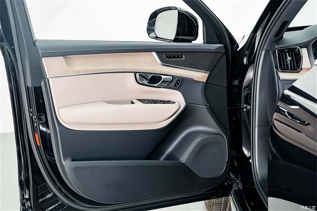Volvo XC90, 2026 17