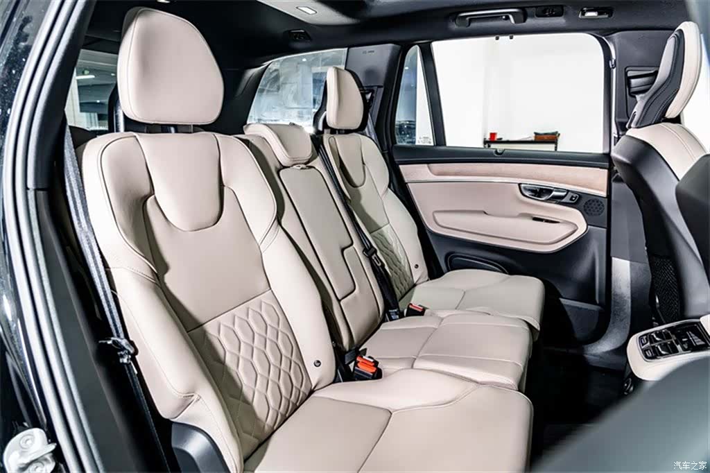 Volvo XC90, 2026 23