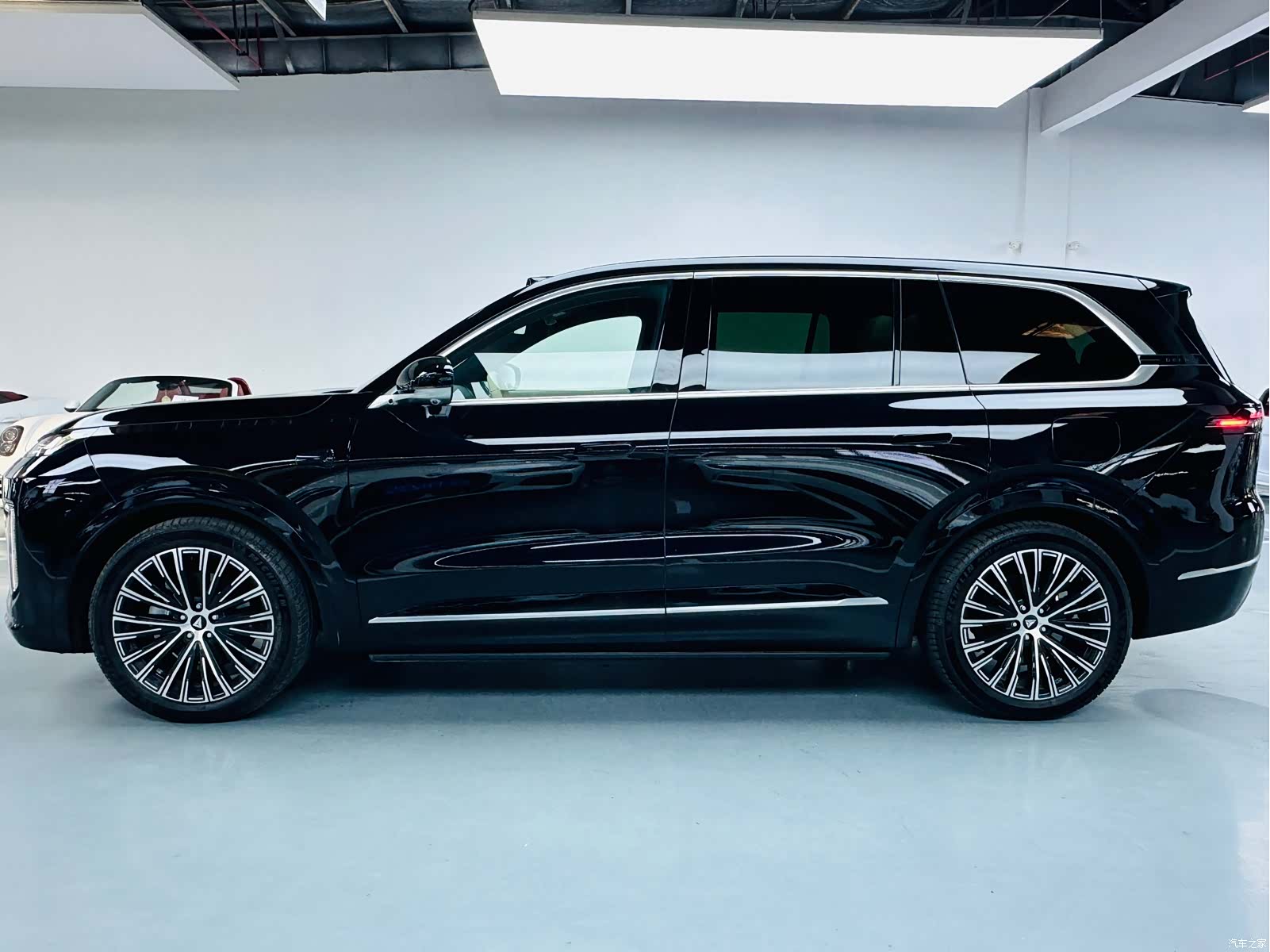 Deepal S09, 2025 12