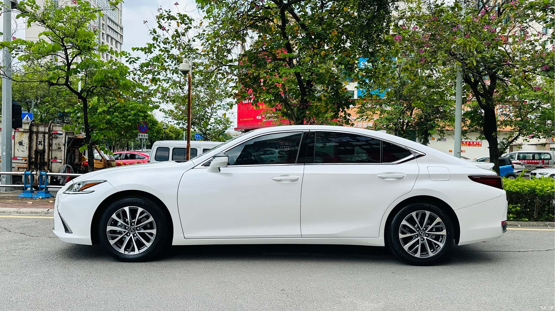 Lexus ES, 2023 7