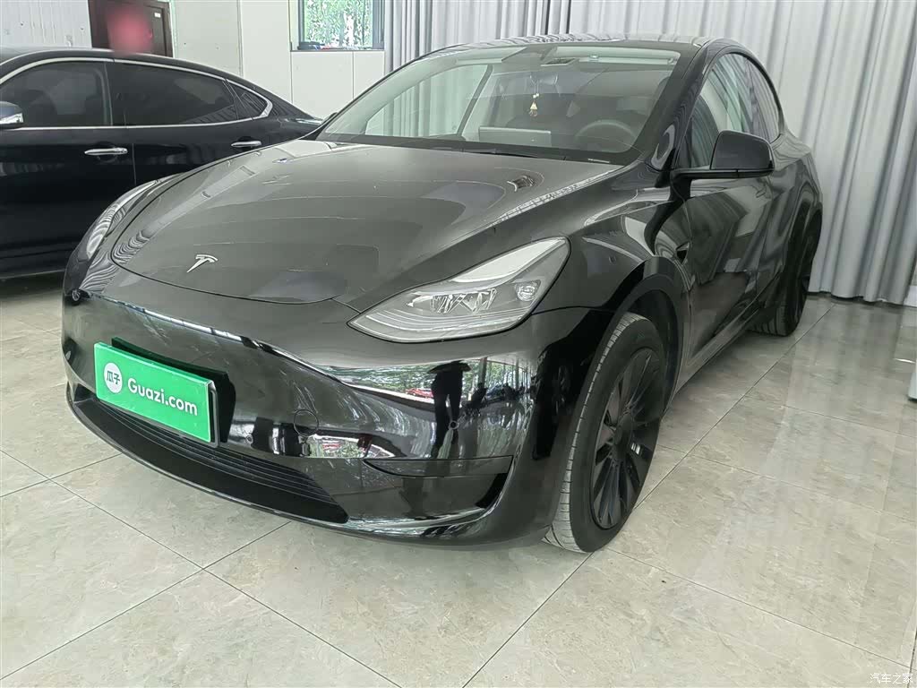 Tesla Model Y, 2023 2