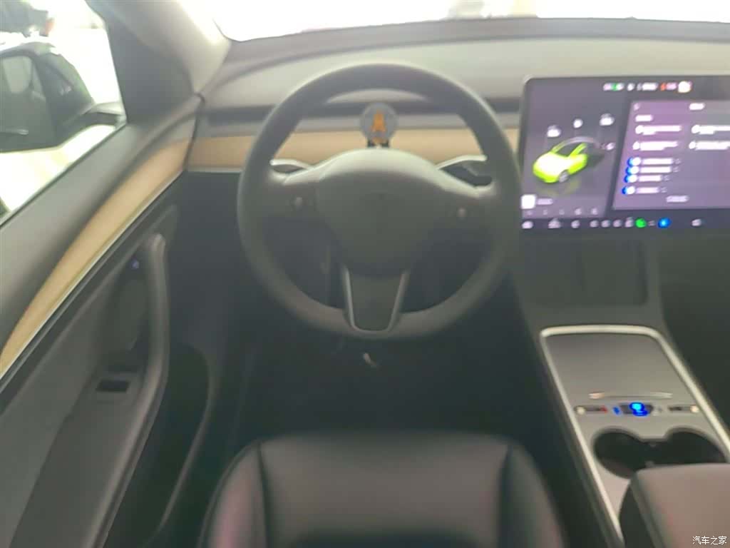 Tesla Model Y, 2023 11