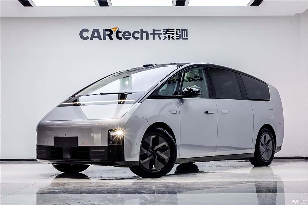Li Auto MEGA, 2025 1