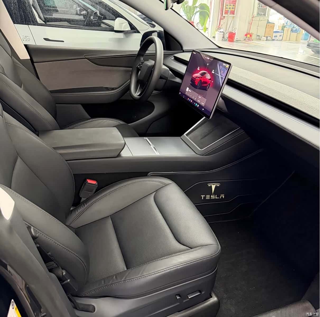 Tesla Model Y, 2025 6