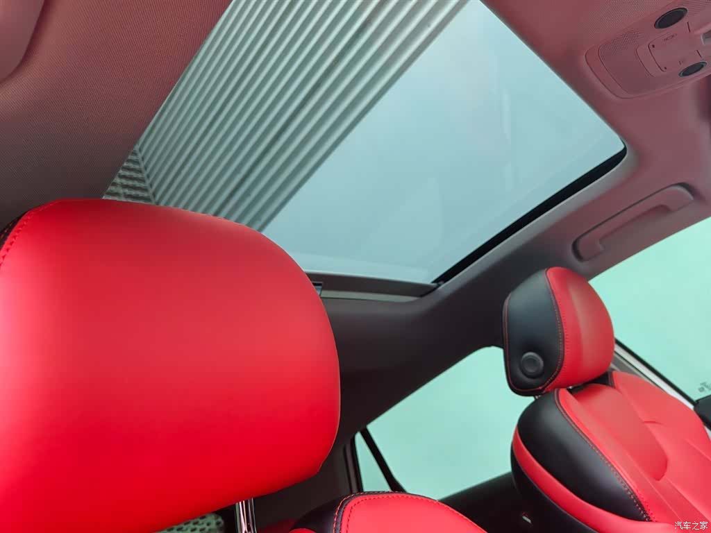 Audi Q2L, 2024 12