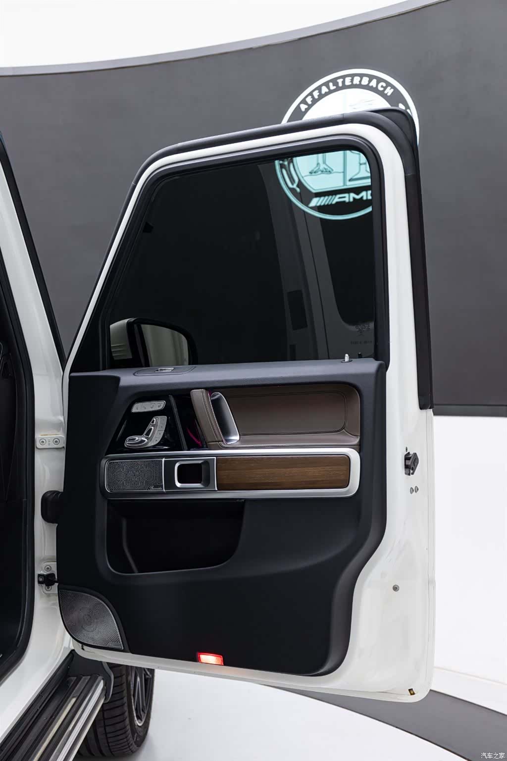 Mercedes-Benz G-Class, 2022 16