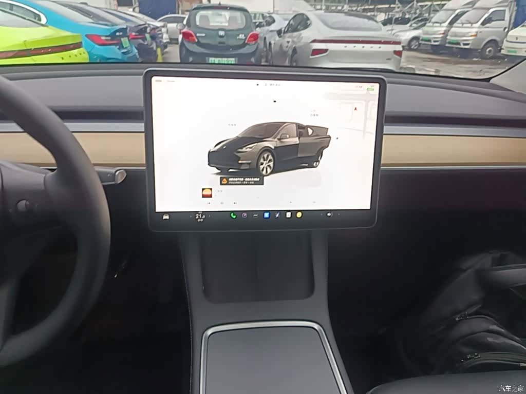 Tesla Model Y, 2023 13