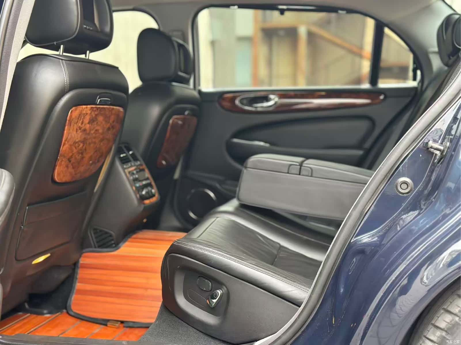 Jaguar XJ, 2008 15