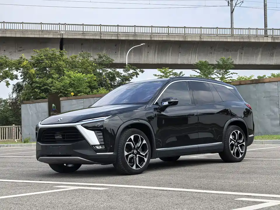 NIO ES8