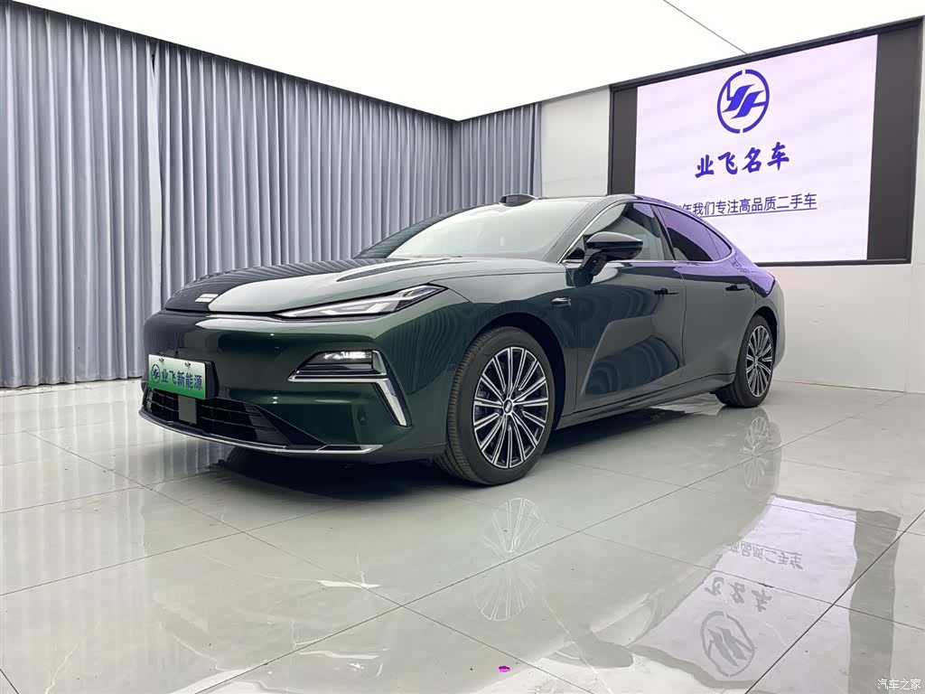 Geely 8, 2025 1