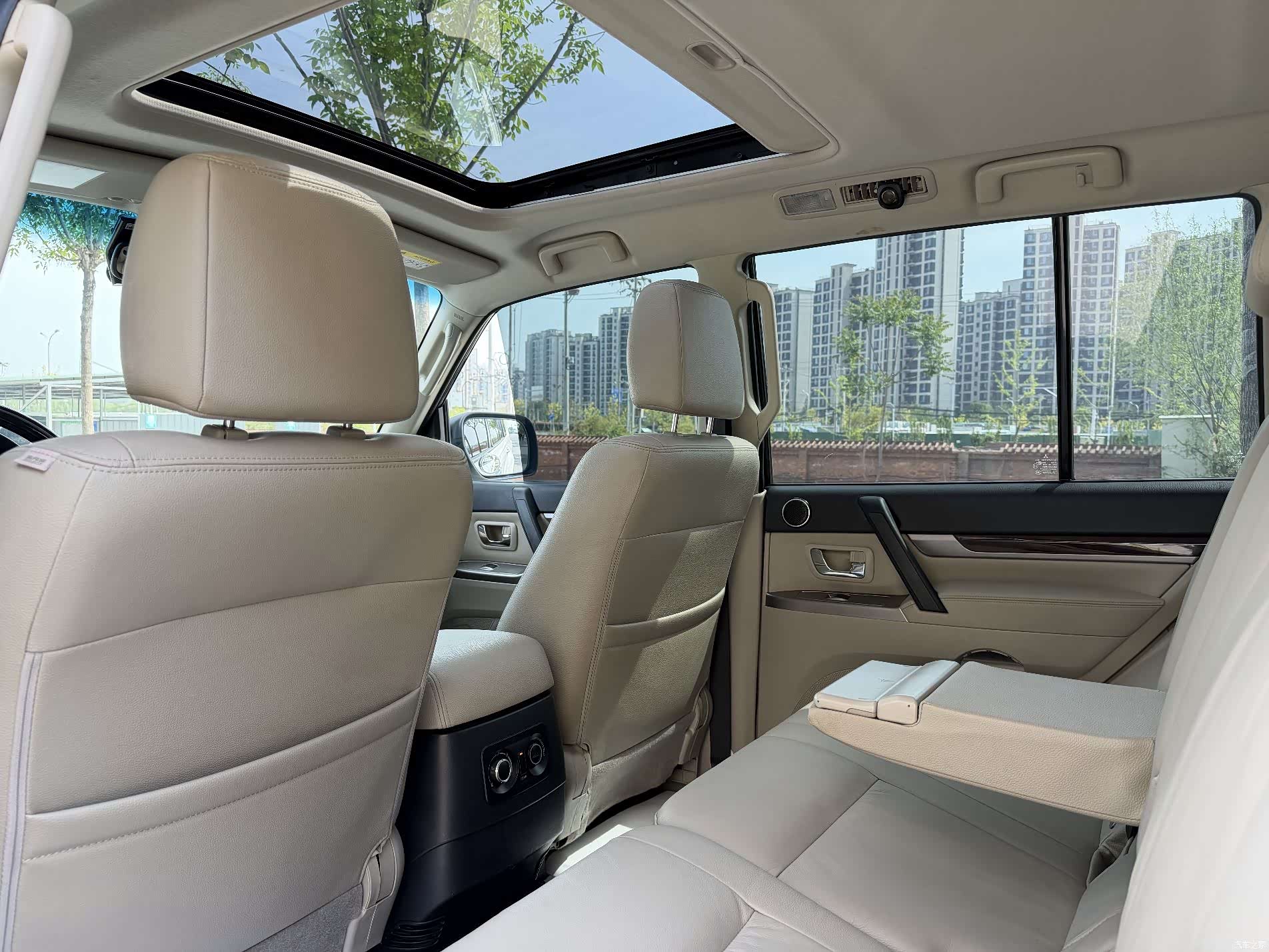 Mitsubishi Pajero, 2019 24