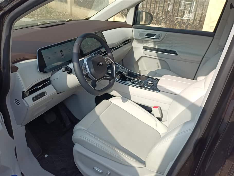 JAC Refine Ruifeng RF8