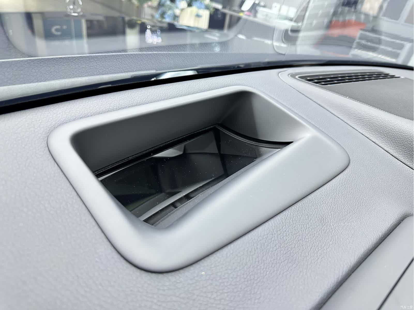 Mercedes-Benz S-Class, 2022 18