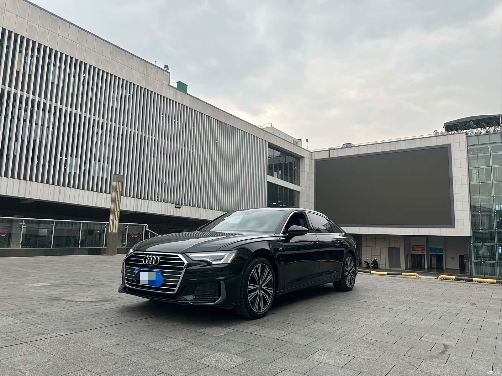 Audi A6L, 2022 1