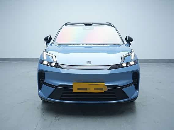 Lynk & Co 08 EM-P