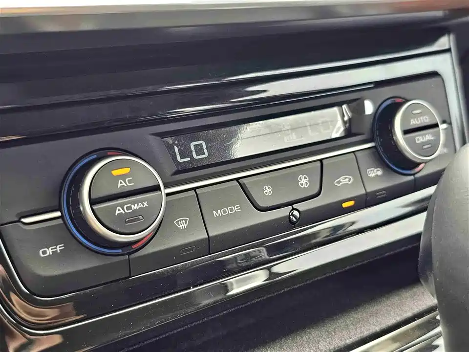 Geely Emgrand GS