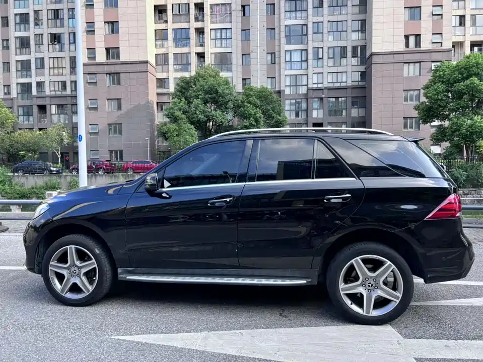 Mercedes-Benz GLE Mercedes-Benz GLE