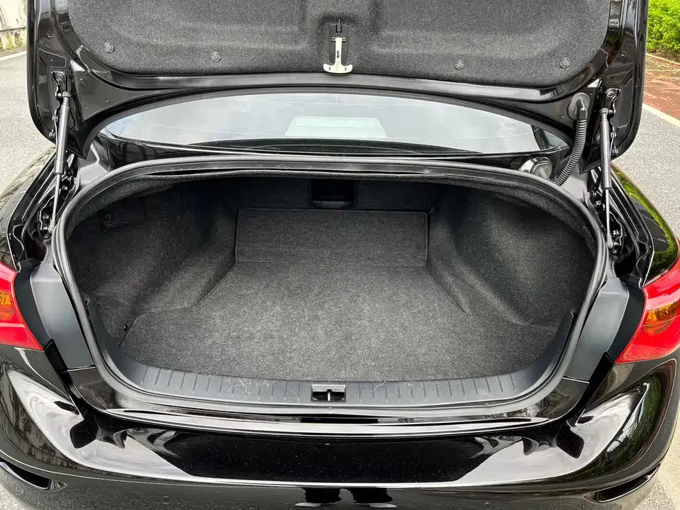 Infiniti Q50L Infiniti Q50L