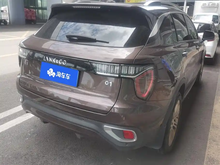Lynk & Co 01