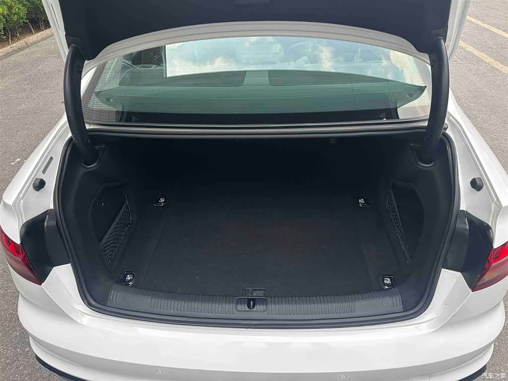Audi A4L, 2020 7