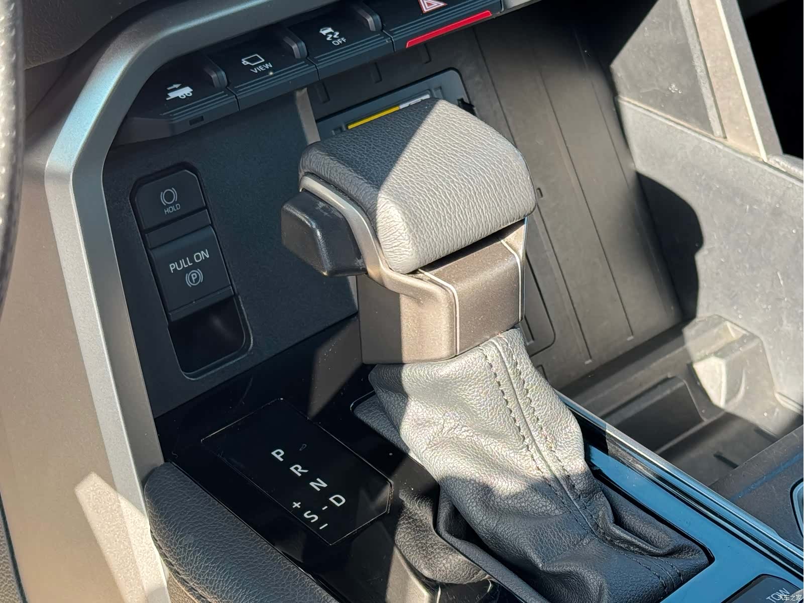Toyota Tundra, 2022 12
