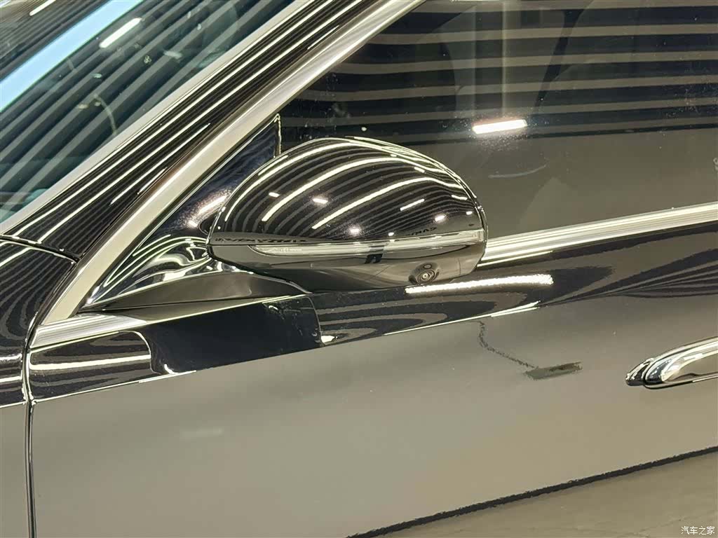 Mercedes-Benz E-Class, 2024 13