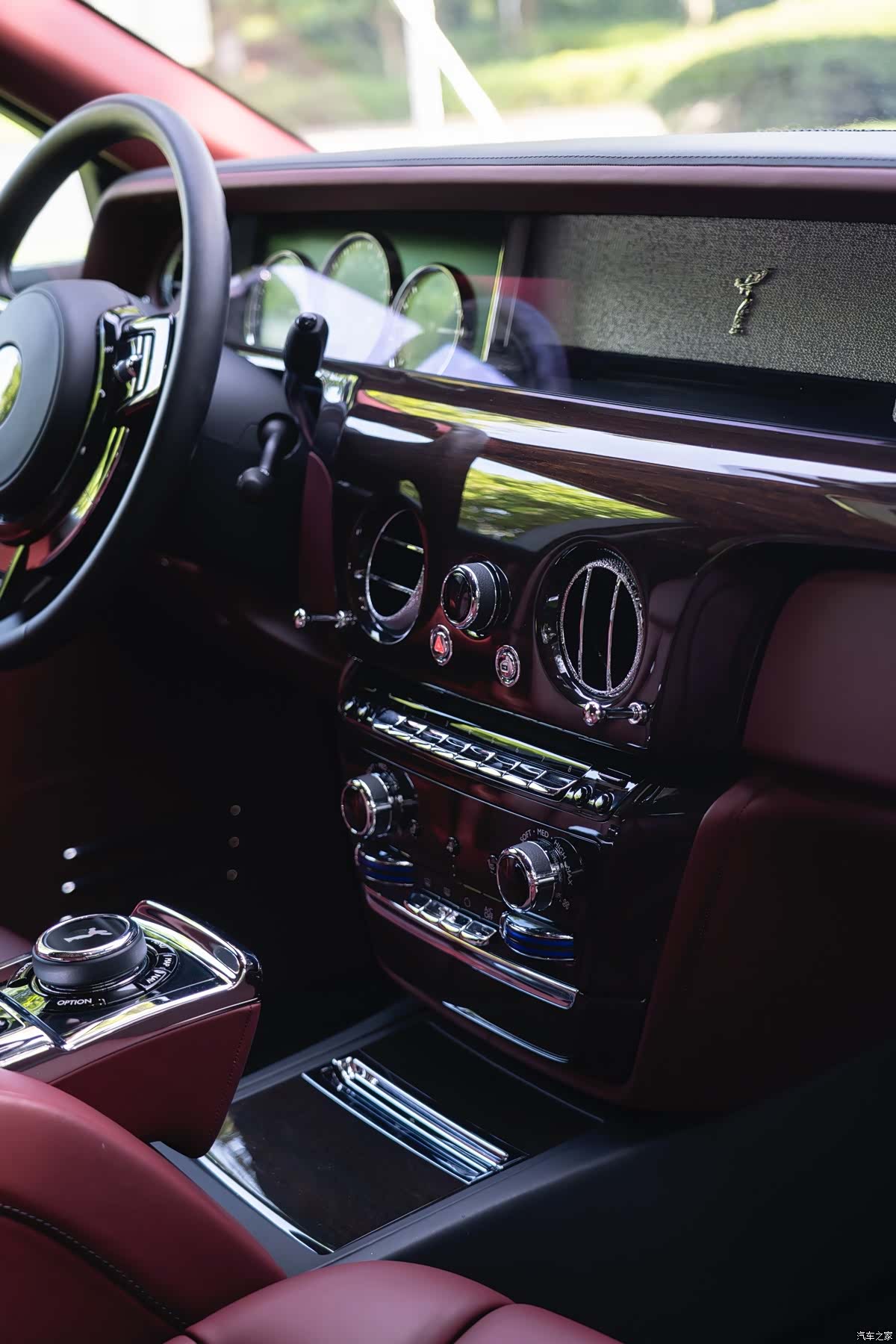 Rolls-Royce Phantom, 2020 35
