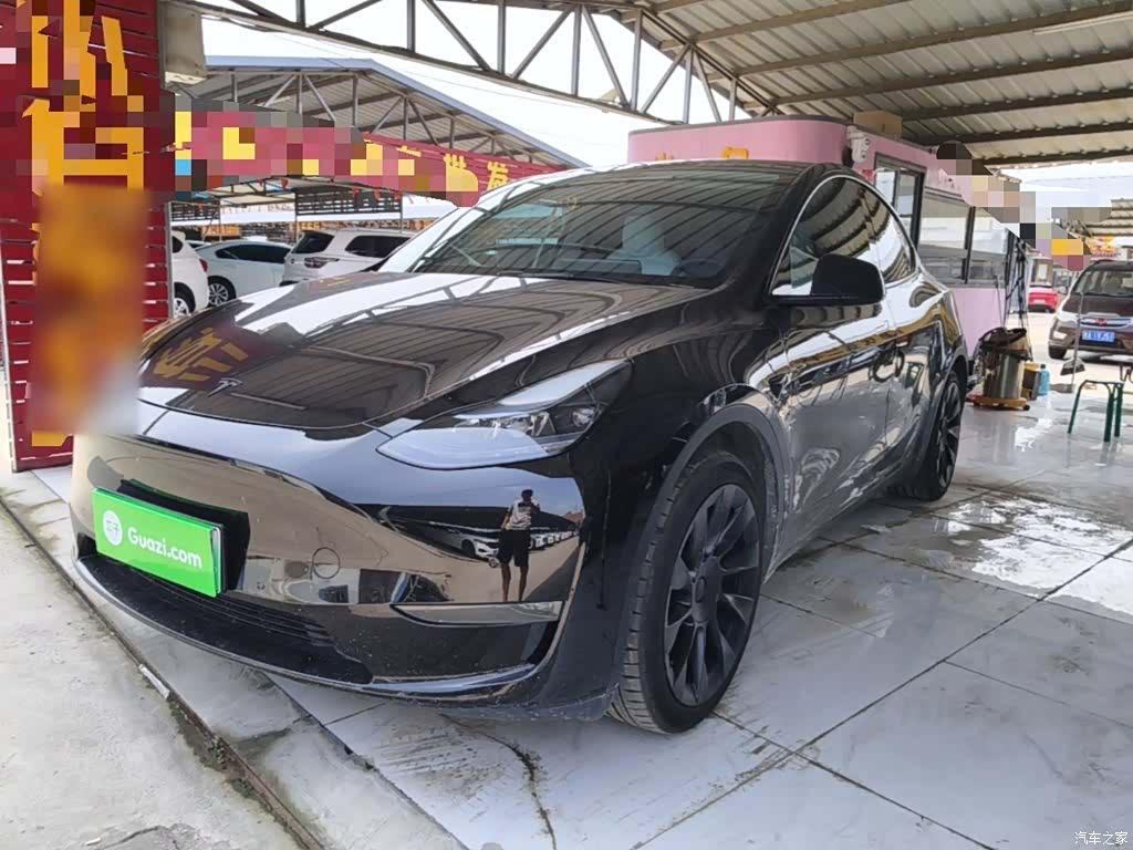 Tesla Model Y, 2023 1