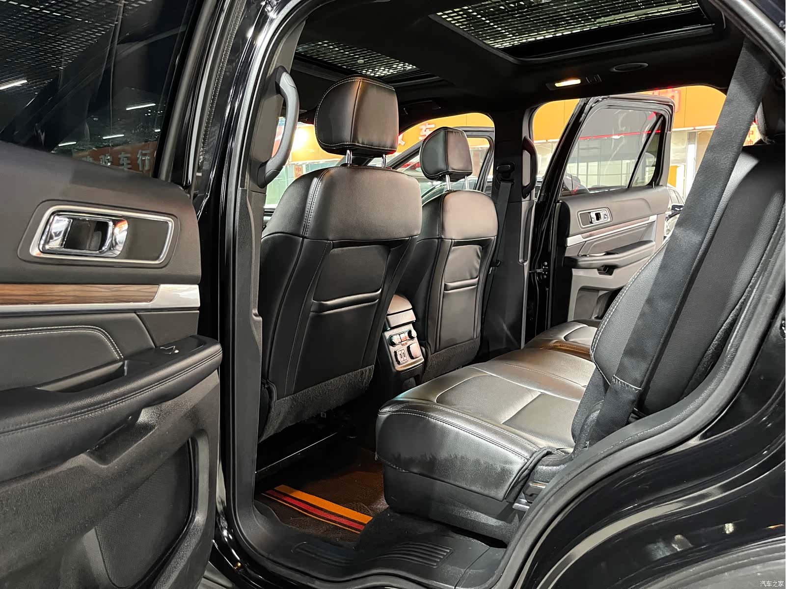 Ford Explorer, 2018 11