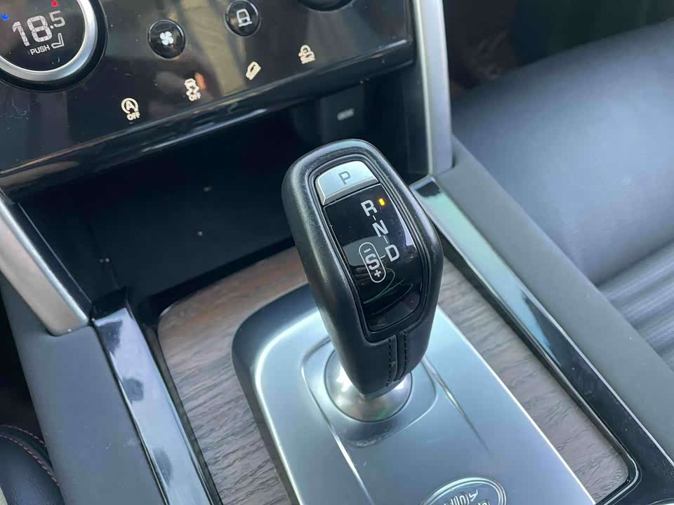 Land Rover Discover sports
