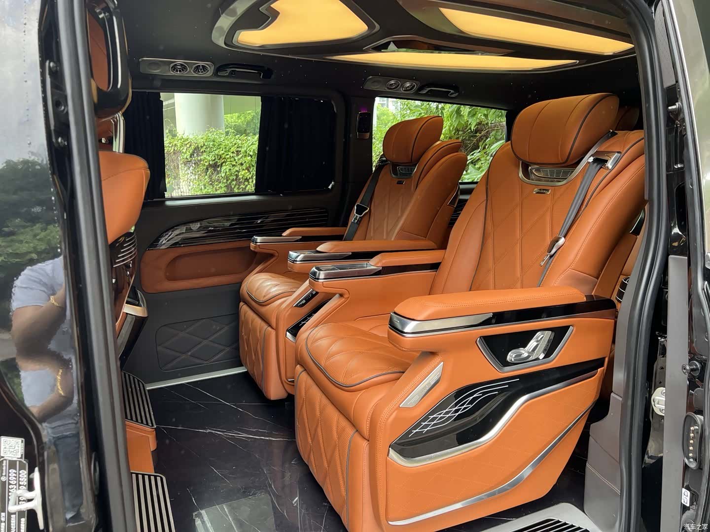 Mercedes-Benz 7, 2024 6