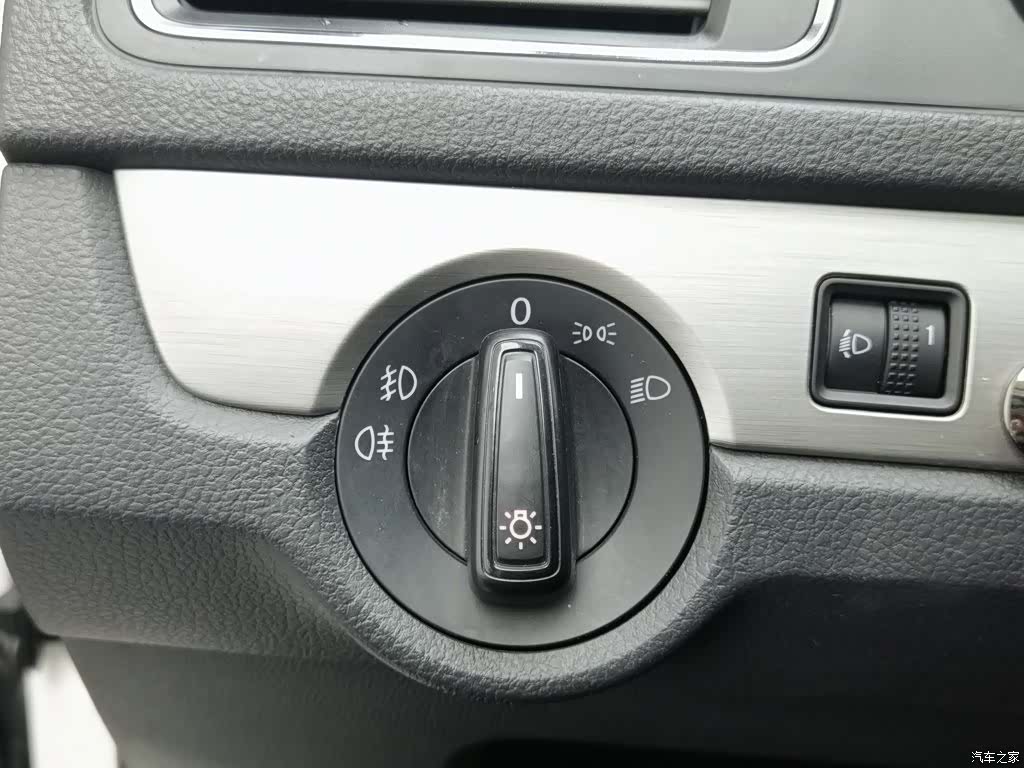 Volkswagen Lavida, 2015 21