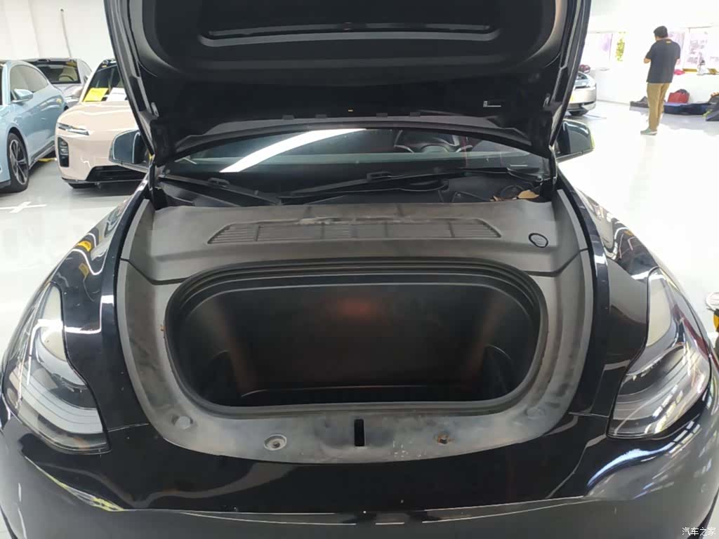 Tesla Model Y, 2022 20
