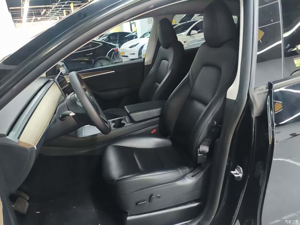 Tesla Model Y, 2022 15