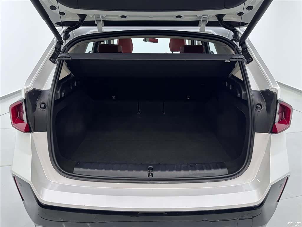 BMW iX1, 2024 27