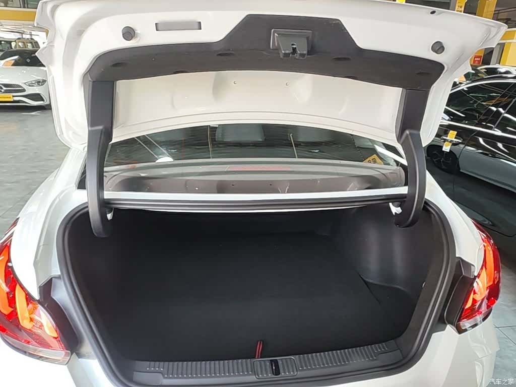 MG MG5, 2024 12